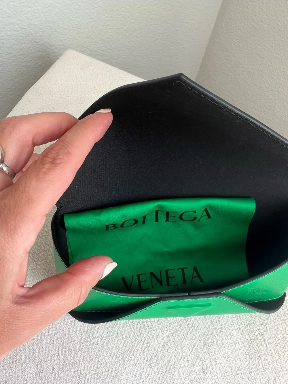 Bottega Veneta Bright Green Envelope sunglasses case - Picture 2 of 3